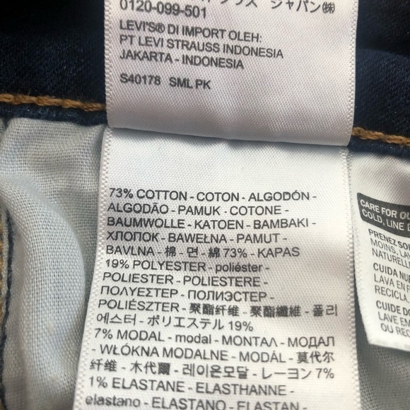 Levi's 721 High Rise Skinny Raw Hem Jeans - Picture 6 of 10